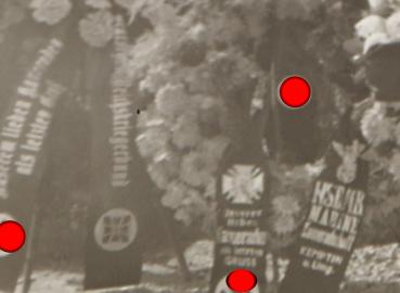 Preview: altes Negativ - Friedhof - Grab eines Mannes aus dem Raum Lindau - Grabkränze Hakenkreuze